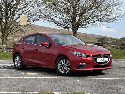 Begagnad Mazda 3 2014 Röd Halvkombi