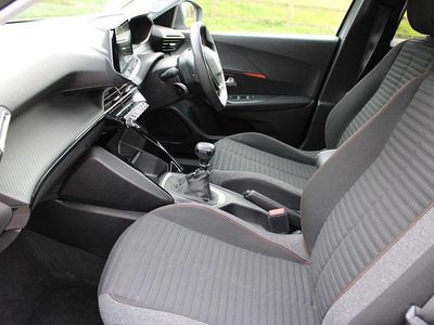 Used Peugeot 2008 Active+ 100 HP (73 kW) 2022 Grey SUV