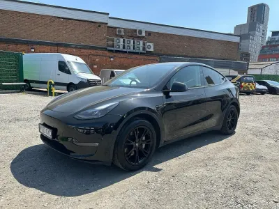 Used Tesla Model Y Long Range AWD 250 kW (340 HP) 2023 Black SUV