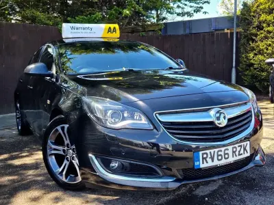 Used Vauxhall Insignia Edition 170 HP (125 kW) 2016 Black Hatchback