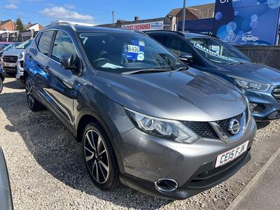 Used Nissan Qashqai Tekna 115 HP (84 kW) 2015 Grey SUV