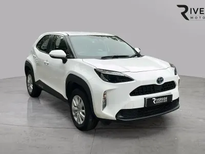 Used Toyota Yaris Hybrid 116 HP (85 kW) 2023 White Estate