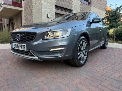 Used Volvo V60 CC 190 HP (139 kW) 2016 Grey Estate