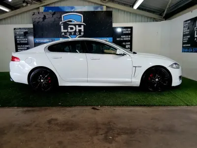 Used Jaguar XF 200 HP (147 kW) 2013 White Sedan