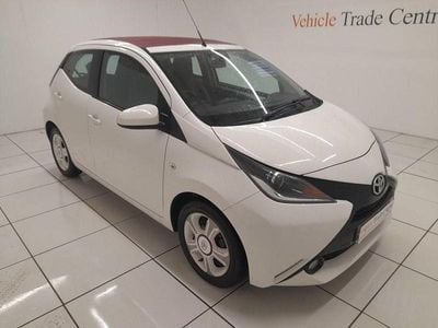 Used Toyota Aygo 68 HP (50 kW) 2017 White Hatchback