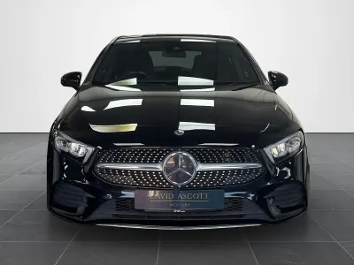 Begagnad Mercedes A180 AMG line 2019 Svart Halvkombi