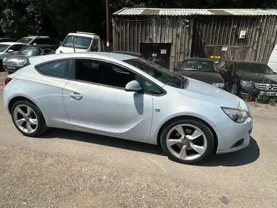 Used Vauxhall Astra GTC Sport 140 HP (102 kW) 2012 Coupe