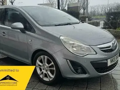 Używany Vauxhall Corsa 90 KM (66 kW) 2011 Srebrny Hatchback