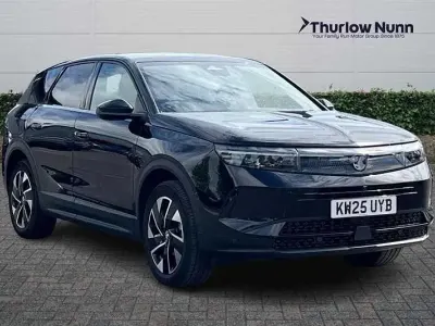 Second-hand Vauxhall Grandland X Ultimate 136 CP (100 kW) 2025 Negru SUV