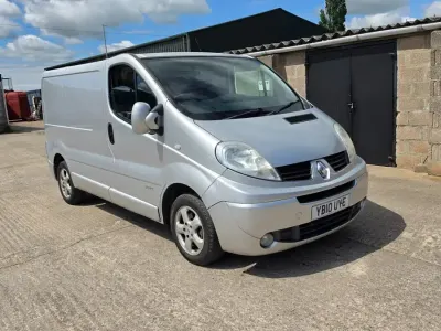 Used Renault Trafic 2010 Silver MPV