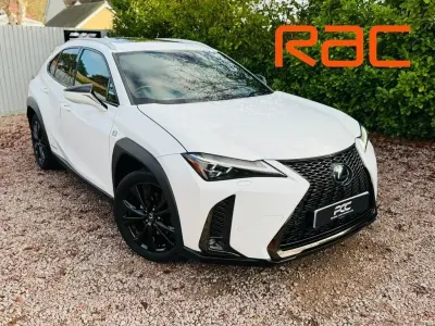 Usado Lexus UX E-FOUR 184 HP (135 kW) 2019 Branco SUV