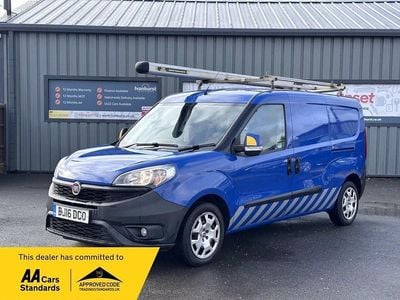 Used Fiat Doblò S 90 HP (66 kW) 2016 Blue MPV