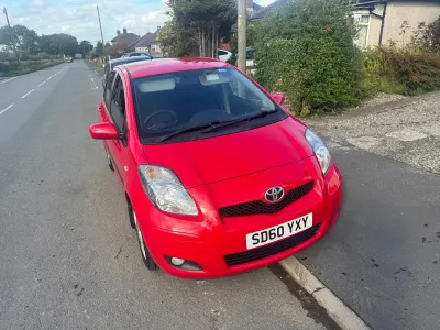 Used Toyota Yaris 90 HP (66 kW) 2010 Red Hatchback