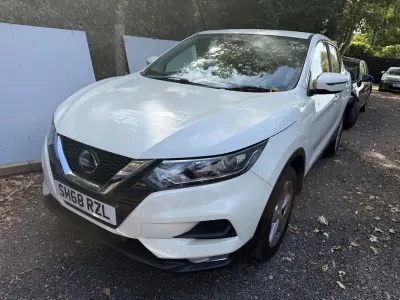 Used Nissan Qashqai Acenta Premium 115 HP (84 kW) 2018 Bronze SUV
