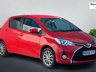 Used Toyota Yaris 99 HP (72 kW) 2016 Hatchback