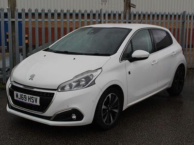 White Used 2019 Peugeot 208 S Hatchback | £8,900 (Good price)