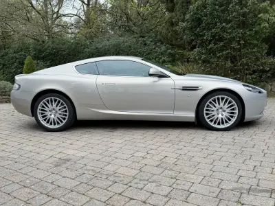 Usado Aston Martin DB9 456 CV (335 kW) 2010 Dorado Coupe