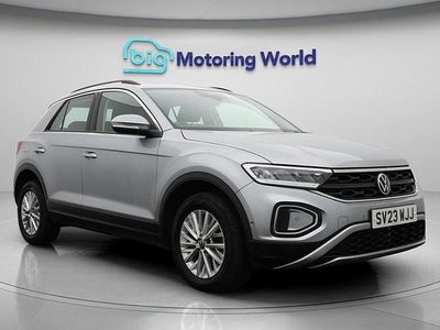 Usado VW T-Roc S 110 HP (80 kW) 2023 Prateado SUV
