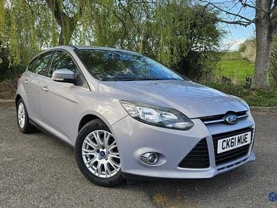 Used Ford Focus Titanium 115 HP (84 kW) 2011 Silver Hatchback