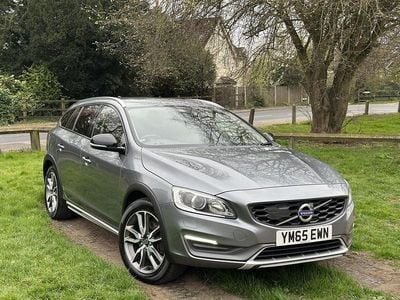 Usado Volvo V60 CC 190 HP (139 kW) 2016 Cinzento Carrinha