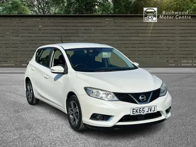 Used Nissan Pulsar Acenta 115 HP (84 kW) 2015 White Hatchback