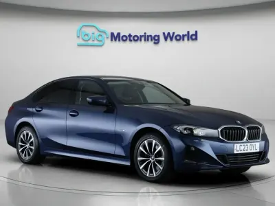 Begagnad BMW 330e Sport Line 288 HK (211 kW) 2023 Blå Sedan