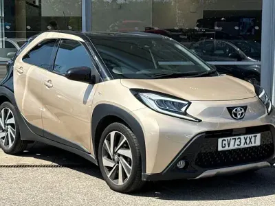 Used Toyota Aygo X 72 HP (52 kW) 2024 Beige SUV