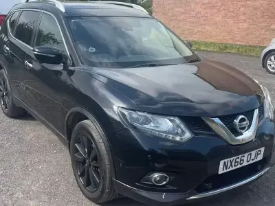 Begagnad Nissan X-Trail Tekna 130 HK (95 kW) 2016 Svart SUV