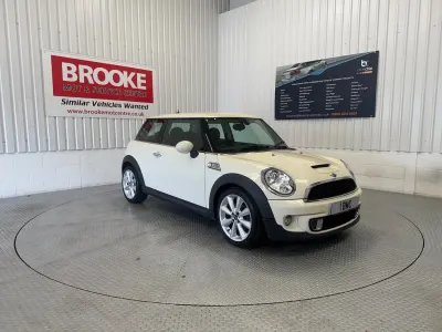 Used Mini Cooper S Hatch 184 HP (135 kW) 2014 White Hatchback