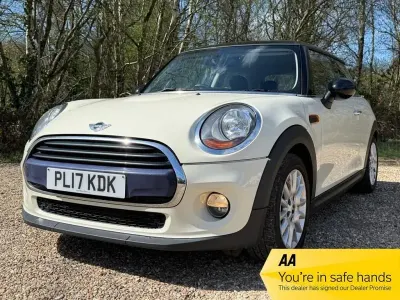 Używany Mini Cooper Hatch 136 KM (100 kW) 2017 Biały Hatchback