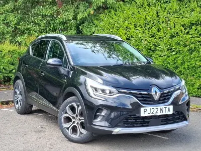 Usado Renault Captur SE 91 HP (66 kW) 2022 Preto SUV