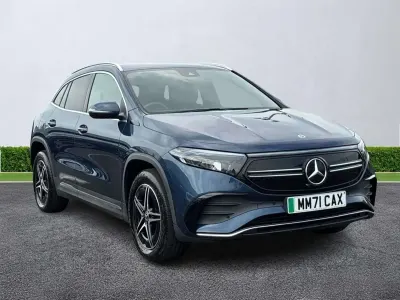 Begagnad Mercedes EQA250 AMG line 139 kW (190 HK) 2021 Blå SUV