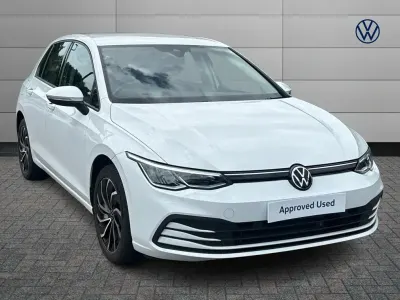 Used VW Golf VIII Life 150 HP (110 kW) 2022 White Hatchback