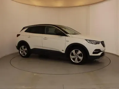 Second-hand Vauxhall Grandland X Business Edition 222 CP (163 kW) 2022 Alb SUV