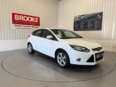 Used Ford Focus Zetec 2013 White Hatchback