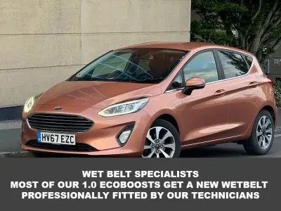 Usado Ford Fiesta Zetec 100 CV (73 kW) 2017 Marrón Utilitario