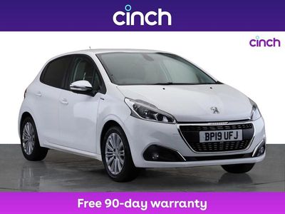 White Used 2019 Peugeot 208 Signature Sky Hatchback | £6,799 (Fair price)