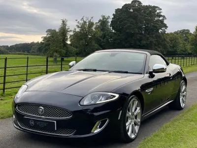 Usado Jaguar XK 385 HP (283 kW) 2012 Preto Cabrios