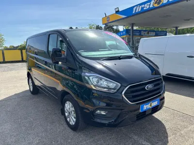 Begagnad Ford Transit Custom Limited 130 HK (95 kW) 2022 Svart