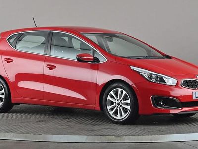 Used Kia Ceed 98 HP (72 kW) 2016 Red Hatchback