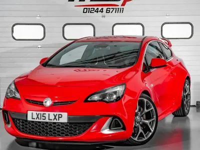 Used Vauxhall Astra GTC 280 HP (205 kW) 2015 Red Hatchback