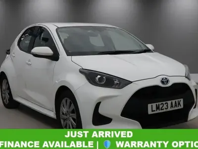 Used Toyota Yaris Hybrid 116 HP (85 kW) 2023 White Hatchback