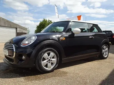 Usado Mini Cooper Hatch 136 CV (100 kW) 2014 Negro Utilitario