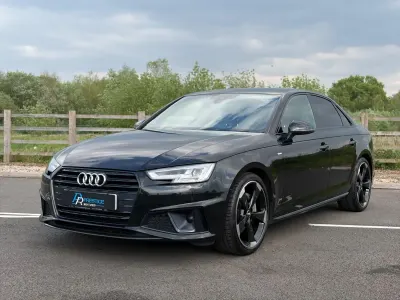 Usado Audi A4 Black Edition 190 HP (139 kW) 2019 Preto Sedan