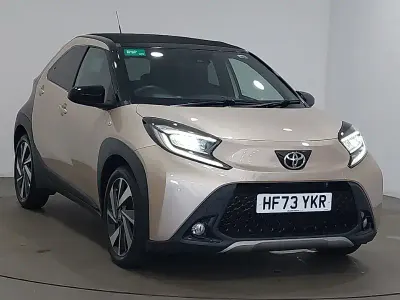 Used Toyota Aygo X 72 HP (52 kW) 2023 Beige SUV