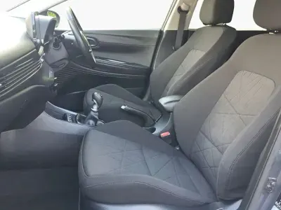 Używany Hyundai Bayon Premium 99 KM (72 kW) 2023 Szary SUV
