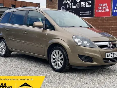 Second-hand Vauxhall Zafira Design Edition 115 CP (84 kW) 2013 Maro Monovolum