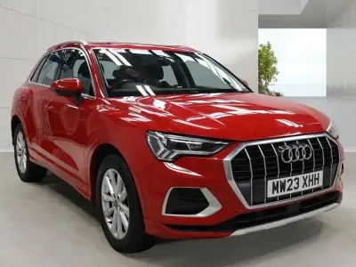 Używany Audi Q3 Sport 150 KM (110 kW) 2023 Czerwony SUV