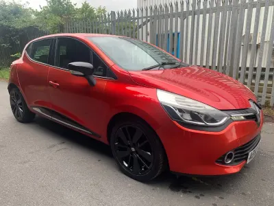 Used Renault Clio Dynamique 90 HP (66 kW) 2013 Red Hatchback
