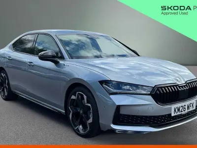 Usado Skoda Superb SportLine 110 HP (80 kW) 2026 Prateado Citadino